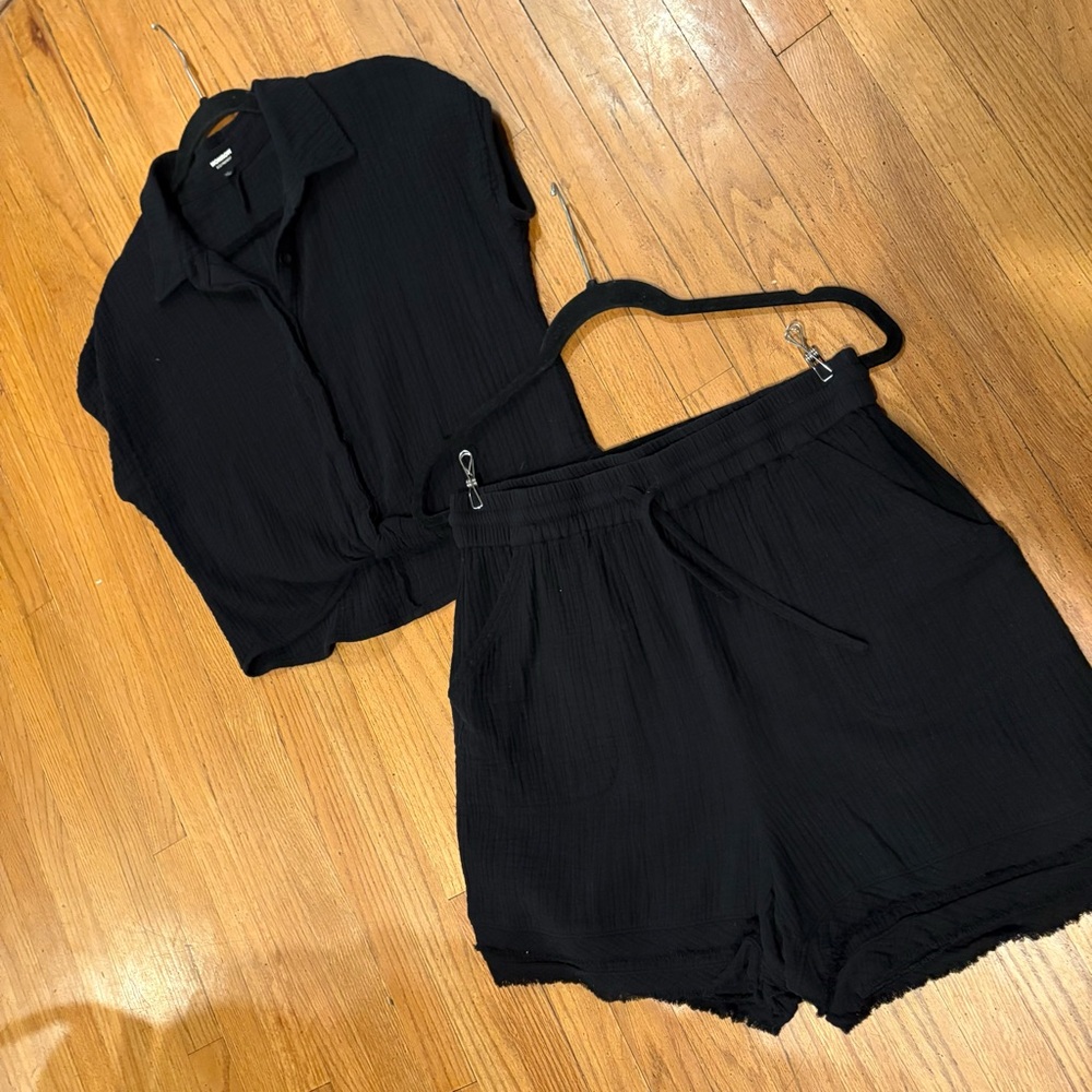 Monrow Gauze Set Black Cropped Twist Top & Black Shorts Eco Friendly Spring - Picture 6 of 14